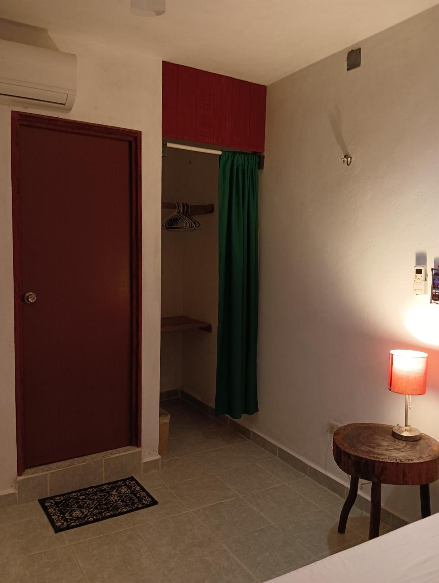 Alojamiento Ya'Ax Nah Playa del Carmen Room photo